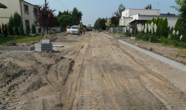 Trwa budowa dróg w Bogdanowie (foto)