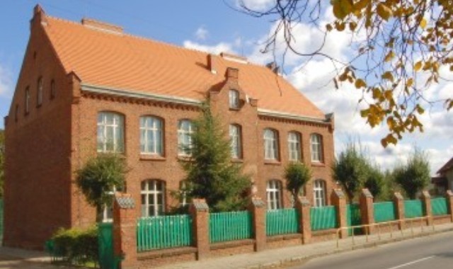 Gimnazjum nr 1 w Rogoźnie (fot. www.rogozno.pl)