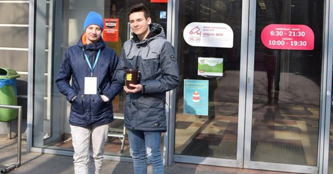 mlodziezowa rada miejska w obornikach zbierala pieniadze dla ochronki franciszek