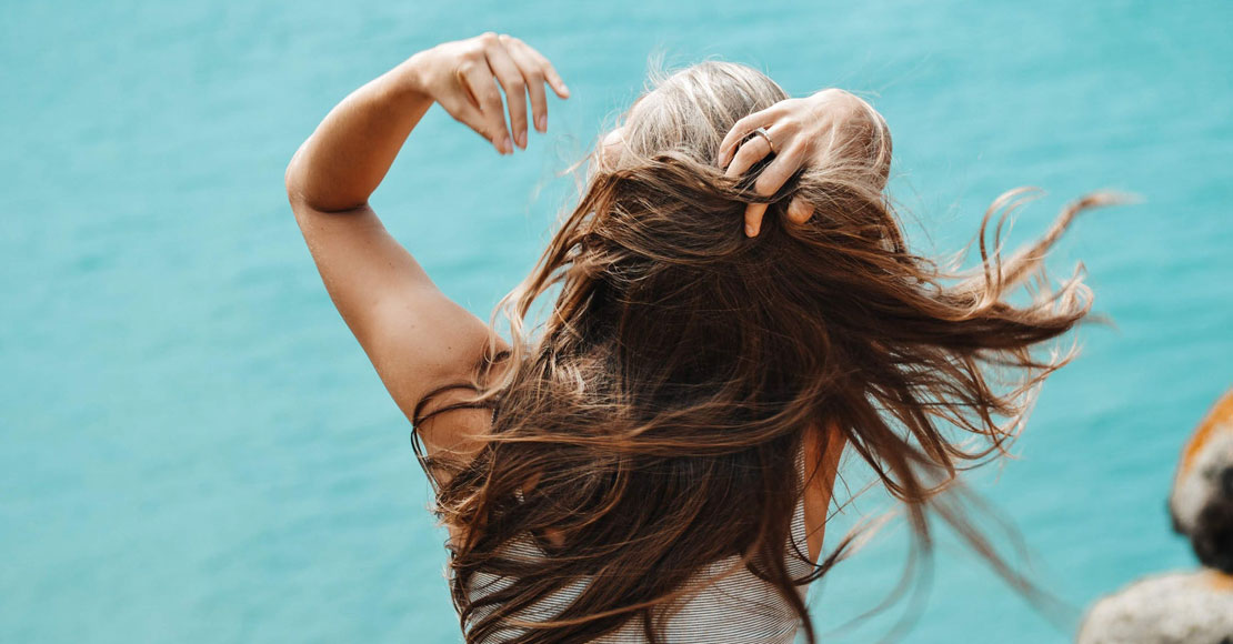 Biotyna - jak działa na włosy?