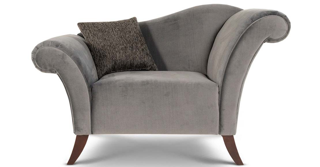 Ekskluzywne fotele do salonu – czy warto postawić na wyjątkowy design?