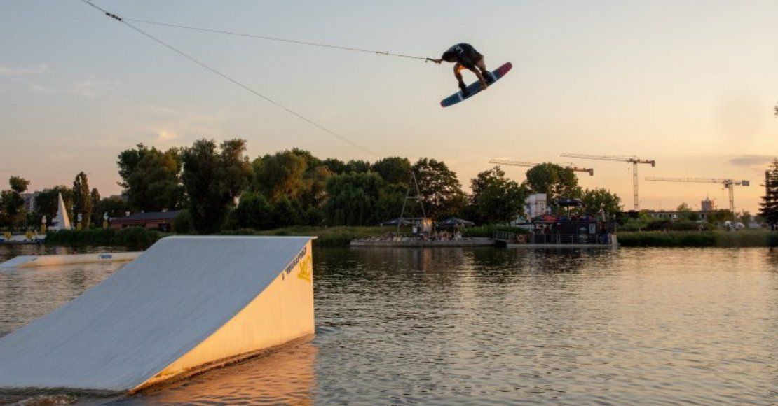 mateusz wawrzyniak z kolejnymi sukcesami w wakeboardingu